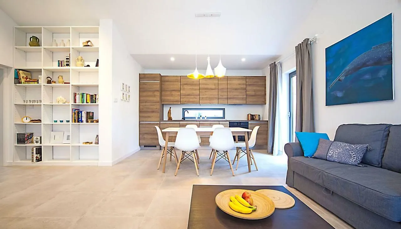 Tara Villa Pavicini